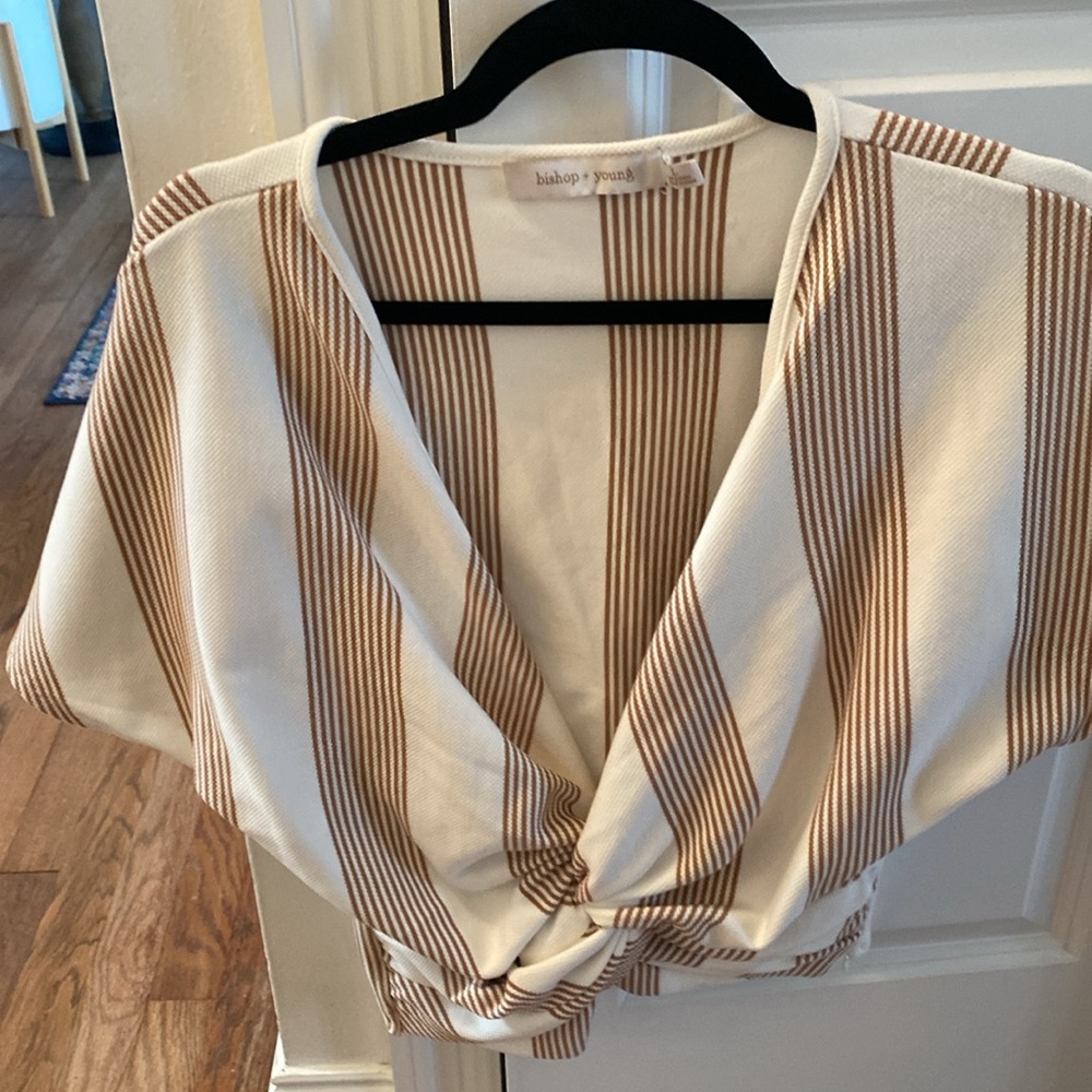 Pretty Anthropologie Bishop + Young Twist front top w/ side zipper. Size  Large